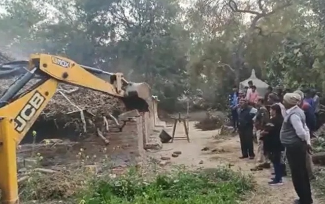 Gã đàn ông đánh đập bạn gái dã man chỉ vì cô nói lời cầu hôn