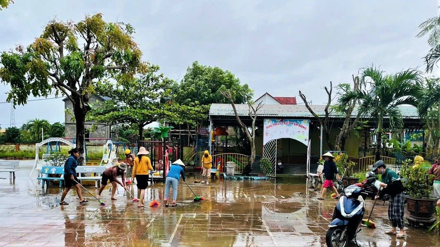 Thầy và trò vực dậy sau lũ