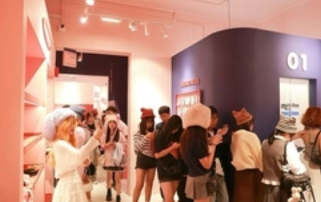 PhotoBooth –  trào lưu giữ kỷ niệm vẫn 'gây sốt' giới trẻ Hà Nội